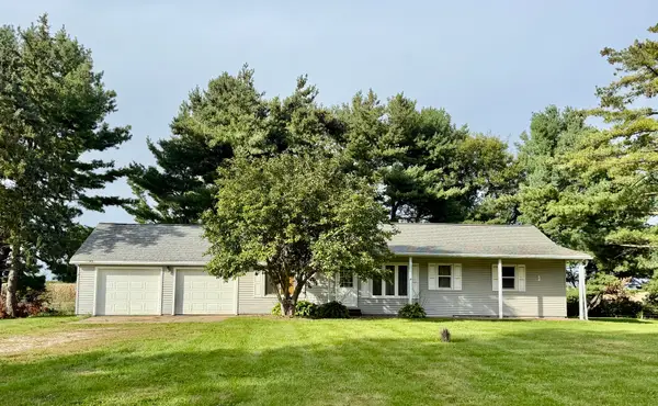 21408 Lincoln Road, Sterling, IL 61081