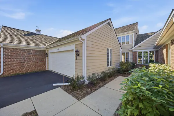 1393 Shire Circle #2, Inverness, IL 60067
