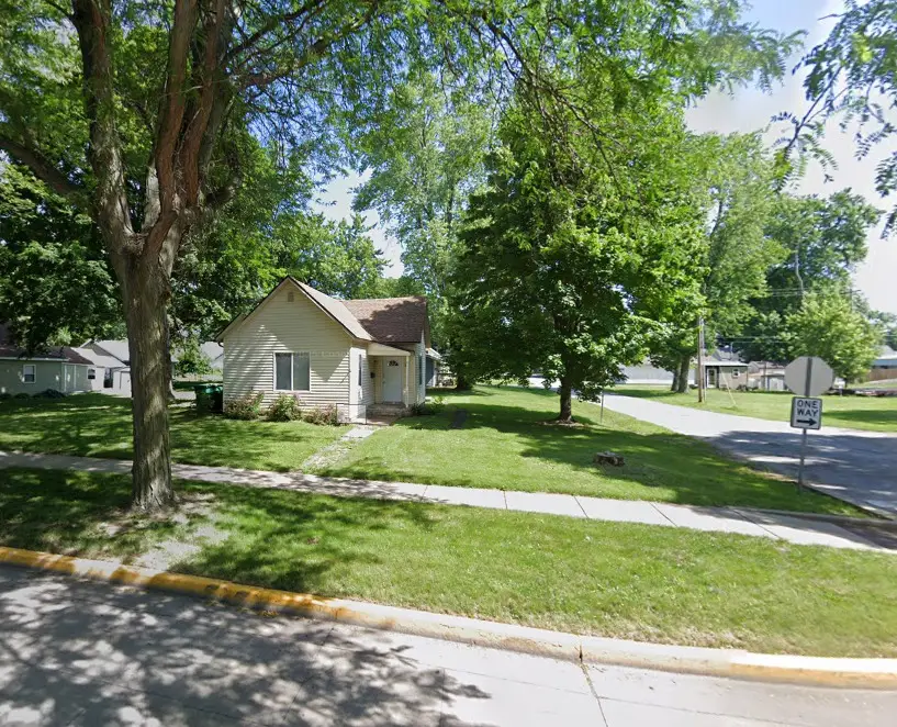 926 E Carroll Street, Macomb, IL 61455 - #2