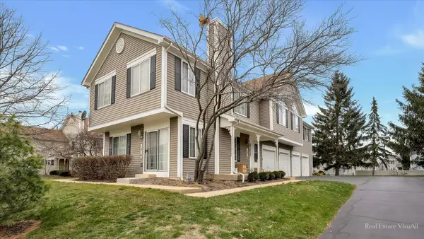 1312 Sandhurst Lane #1312, South Elgin, IL 60177