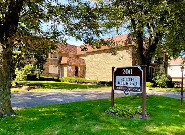 200 S Dee Road #1A, Park Ridge, IL 60068