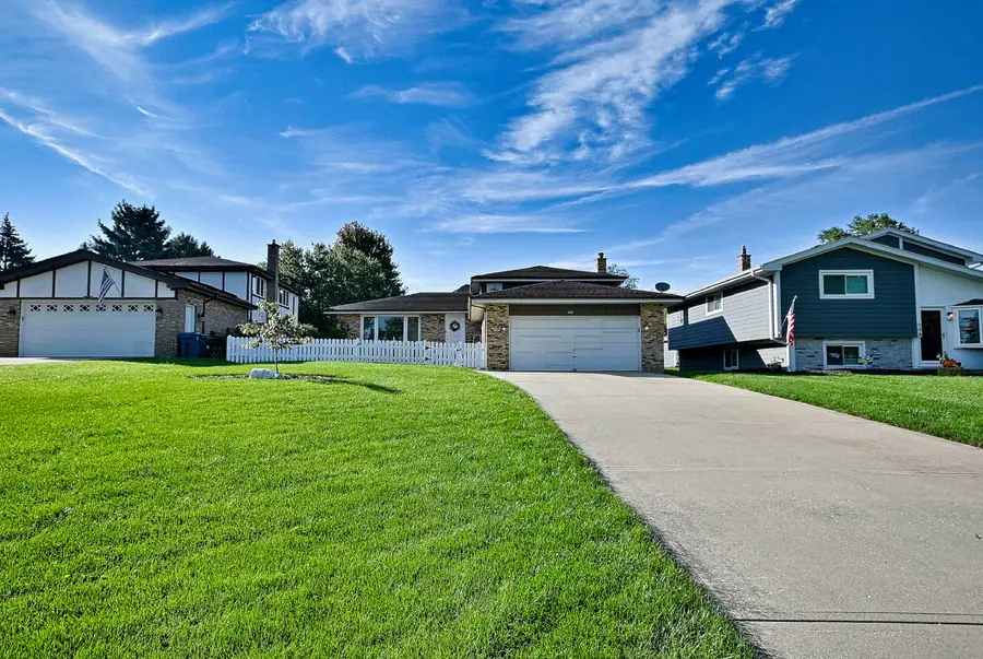 542 W Armitage Avenue, Elmhurst, IL 60126 - #2