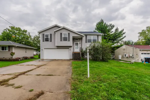 107 Lake Street, Washington, IL 61571