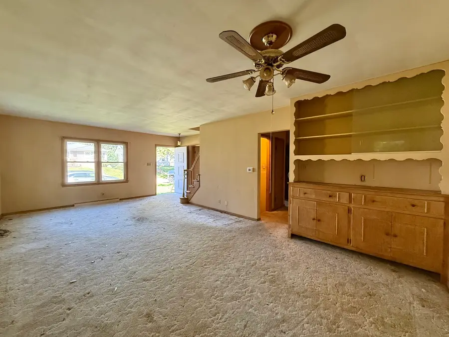 5340 7th Avenue, Moline, IL 61265 - #3