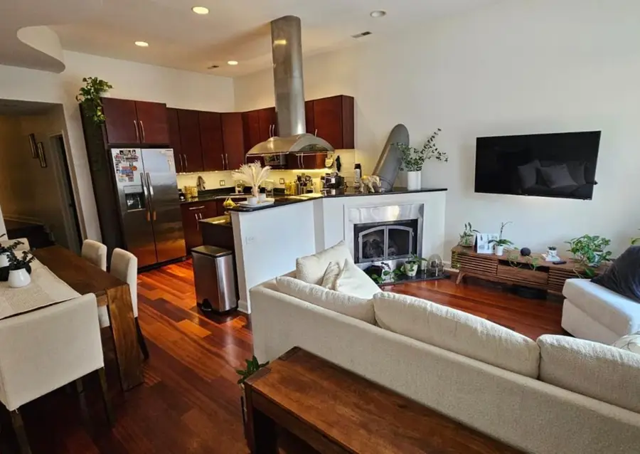 1454 W Blackhawk Street #1, Chicago, IL 60642 - #2