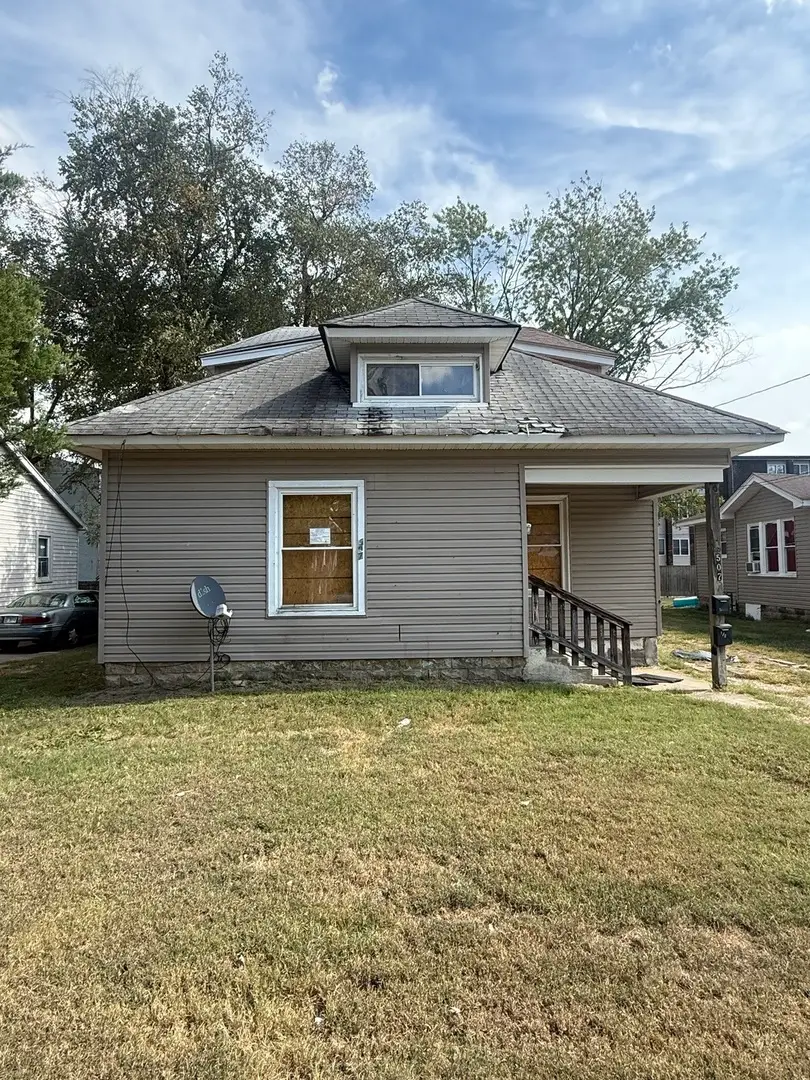 507 S Hays Avenue, Carbondale, IL 62901 - #1