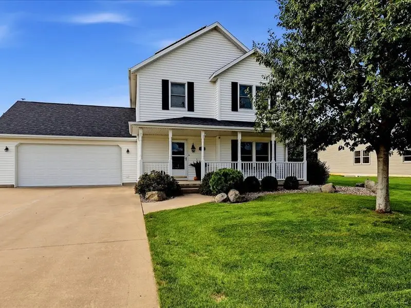 802 W Farmland Drive, Maquoketa, IA 52060 - #1