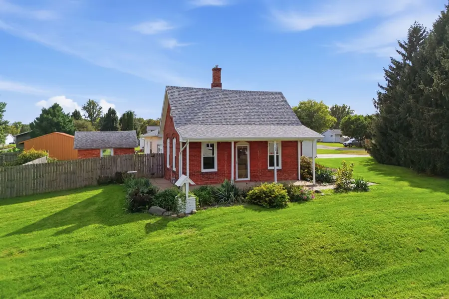 100 5th Street, Sherrard, IL 61281 - #2