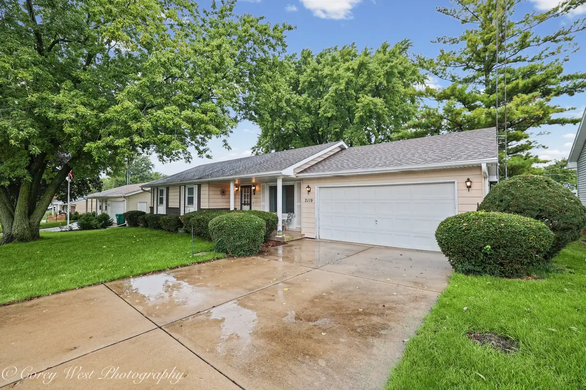 2119 Highland Drive, Sycamore, IL 60178 - #1