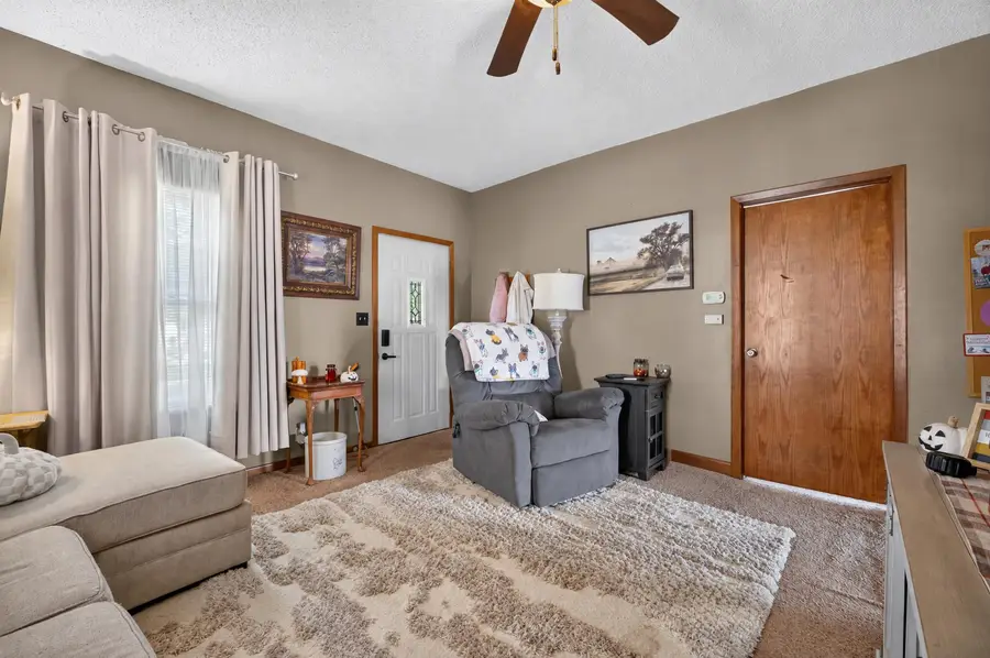 210 S 10th Street, Rochelle, IL 61068 - #3