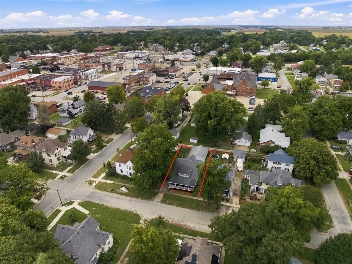 311 E Jefferson Street, Clinton, IL 61727 - #1