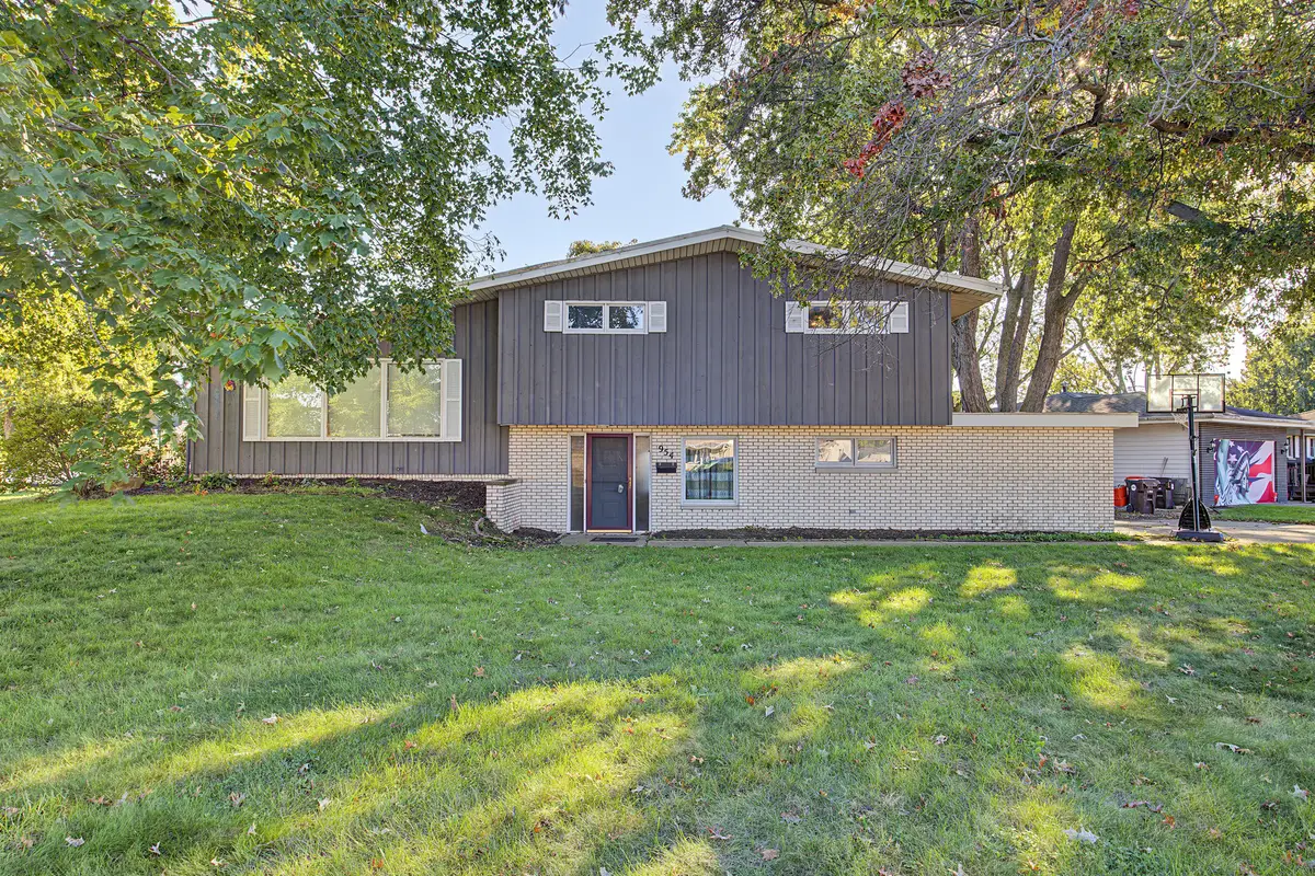 954 E Madison Street, Morton, IL 61550 - #1