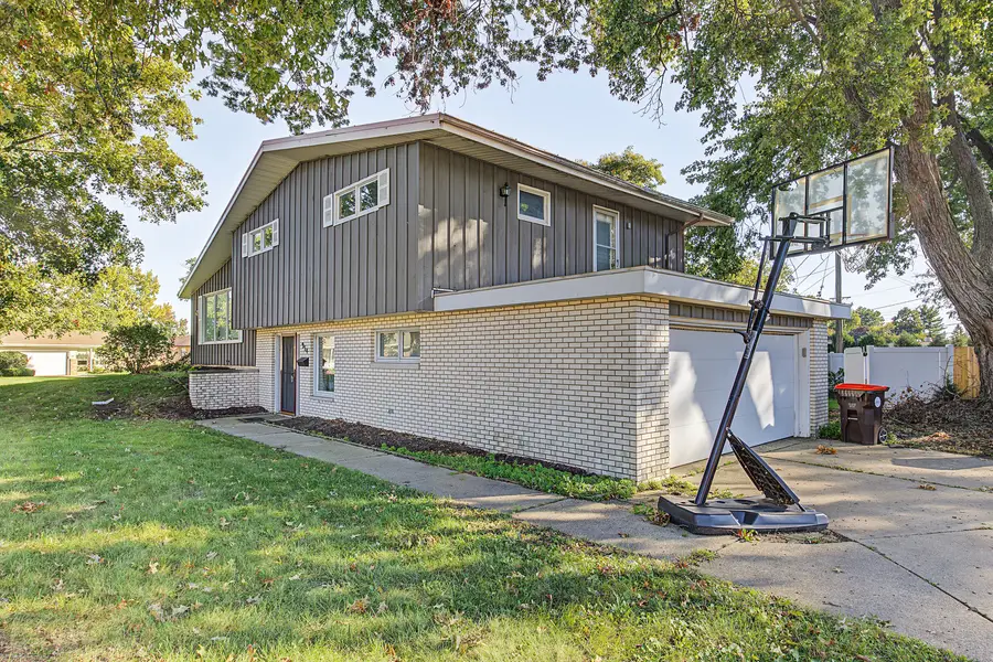 954 E Madison Street, Morton, IL 61550 - #2