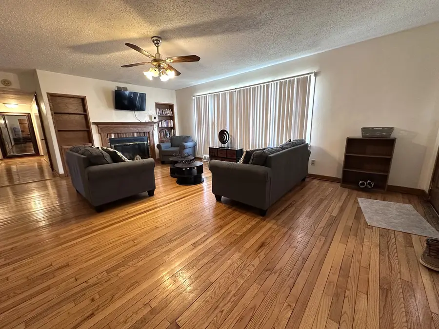 1107 Locust Street, Sterling, IL 61081 - #3
