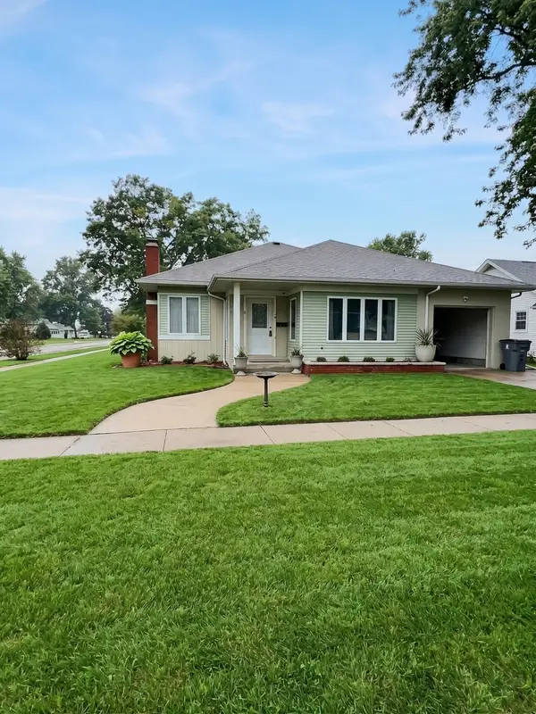 501 9th Avenue, De Witt, IA 52742