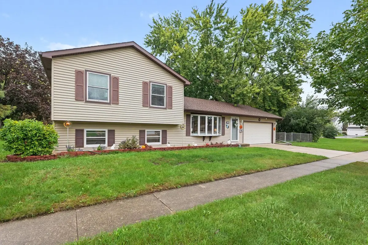 430 E Morse Avenue, Bartlett, IL 60103 - #1