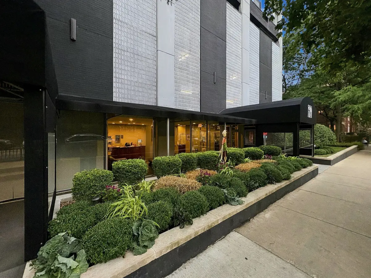 2700 N Hampden Court #8B, Chicago, IL 60614 - #1