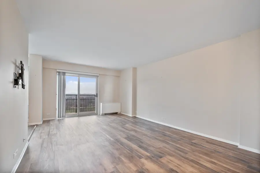 7033 N Kedzie Avenue #1707, Chicago, IL 60645 - #2