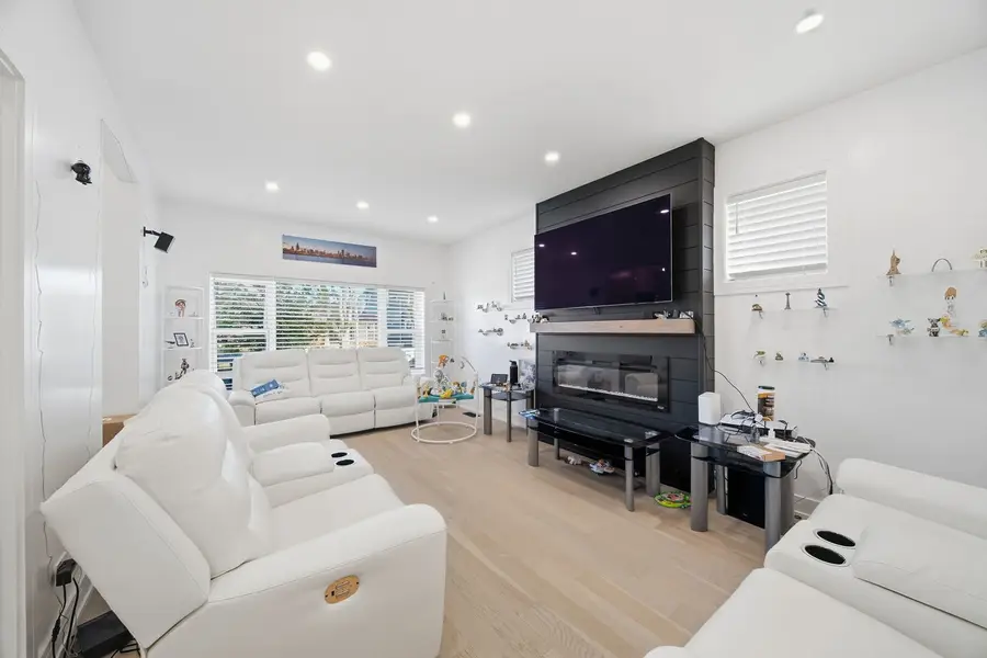 6148 S Moody Avenue, Chicago, IL 60638 - #2