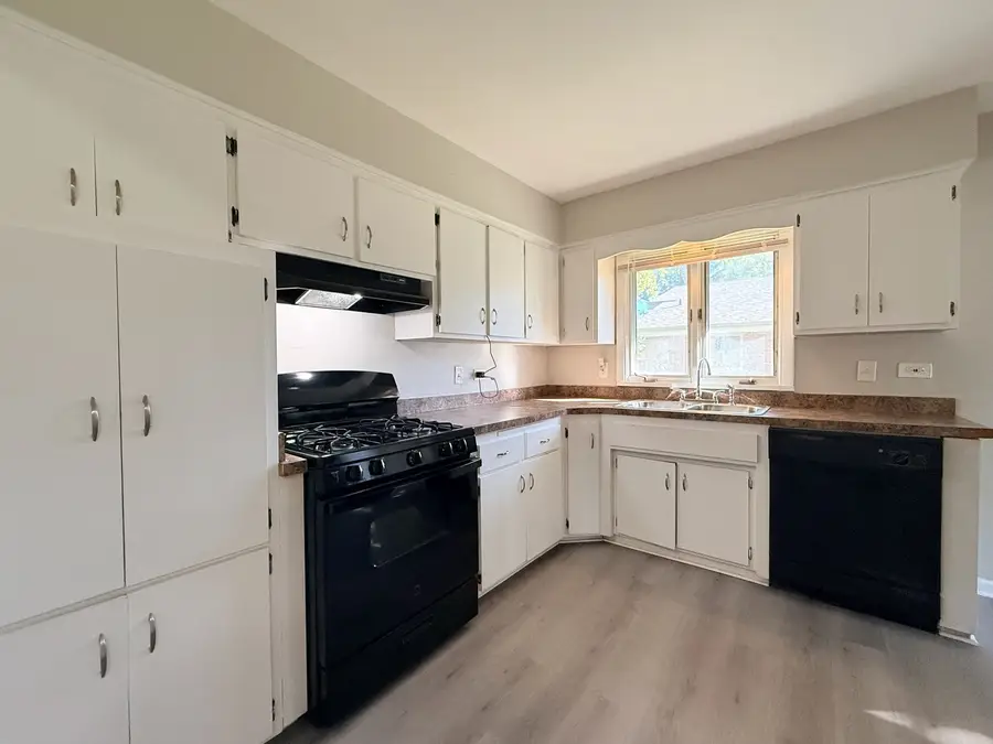 15231 Hastings Drive, Dolton, IL 60419 - #3