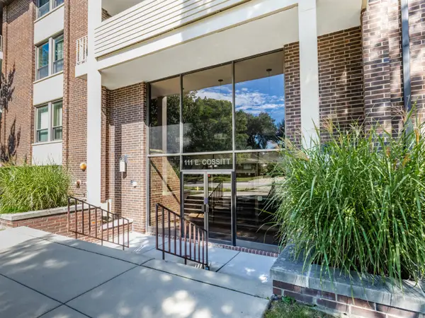 111 E Cossitt Avenue #206, La Grange, IL 60525