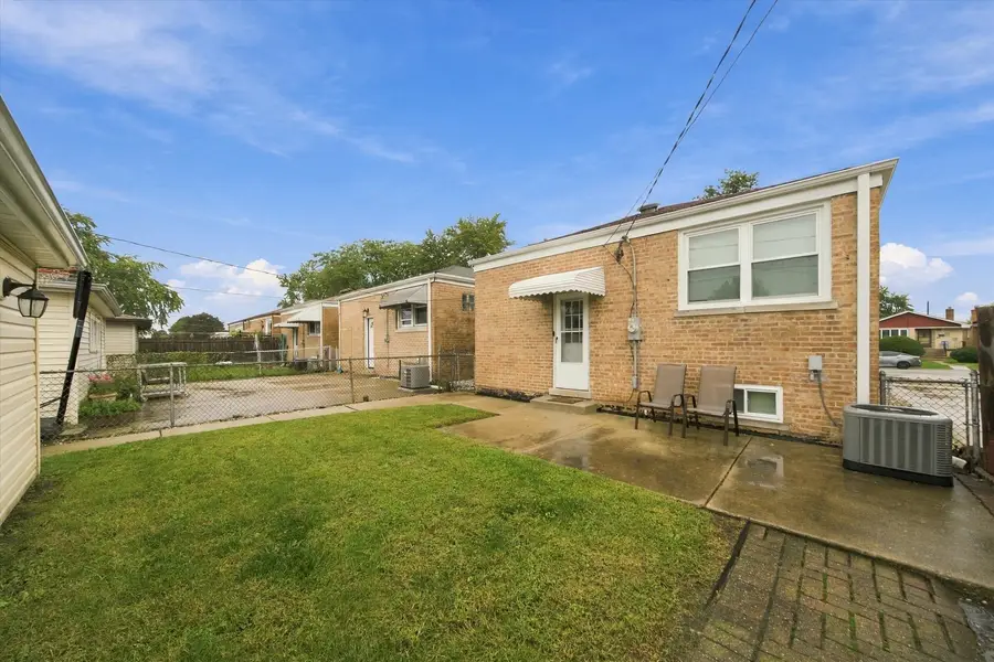 7716 Linder Avenue, Burbank, IL 60459 - #3