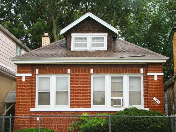 7151 S Rockwell Street, Chicago, IL 60629