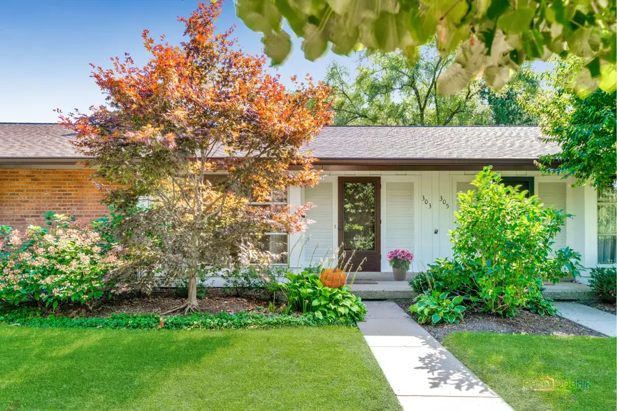 303 Crestwood Village, Northfield, IL 60093 - #2
