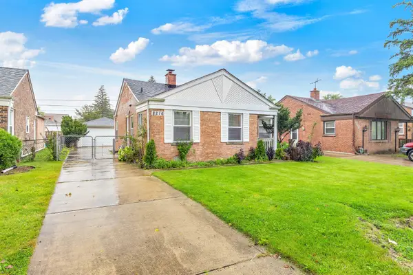 8216 N Caldwell Avenue, Niles, IL 60714