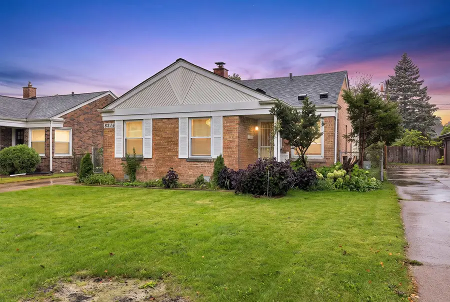 8216 N Caldwell Avenue, Niles, IL 60714 - #2