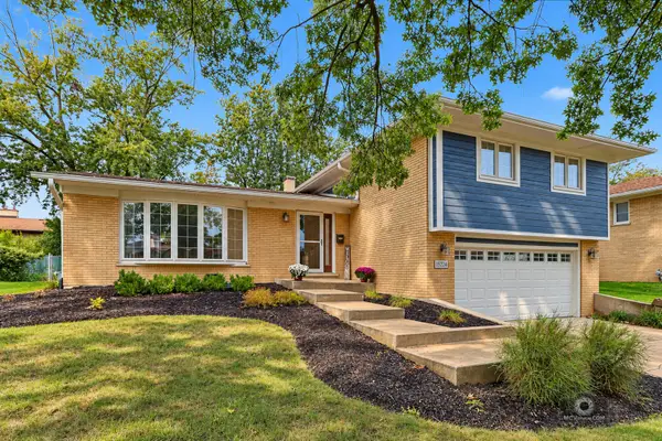 15224 Walnut Road, Oak Forest, IL 60452