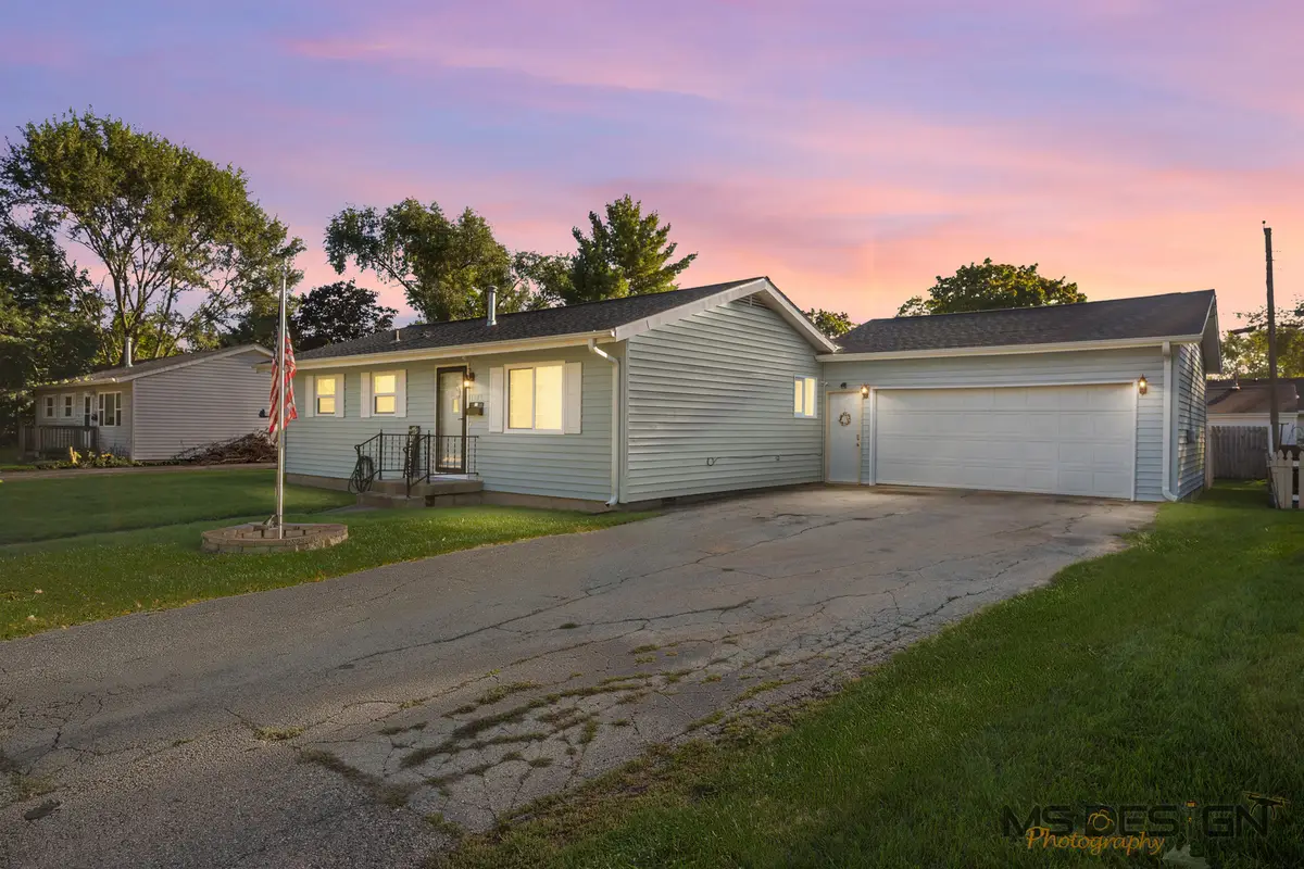 1323 Vienna Boulevard, Dekalb, IL 60115 - #1