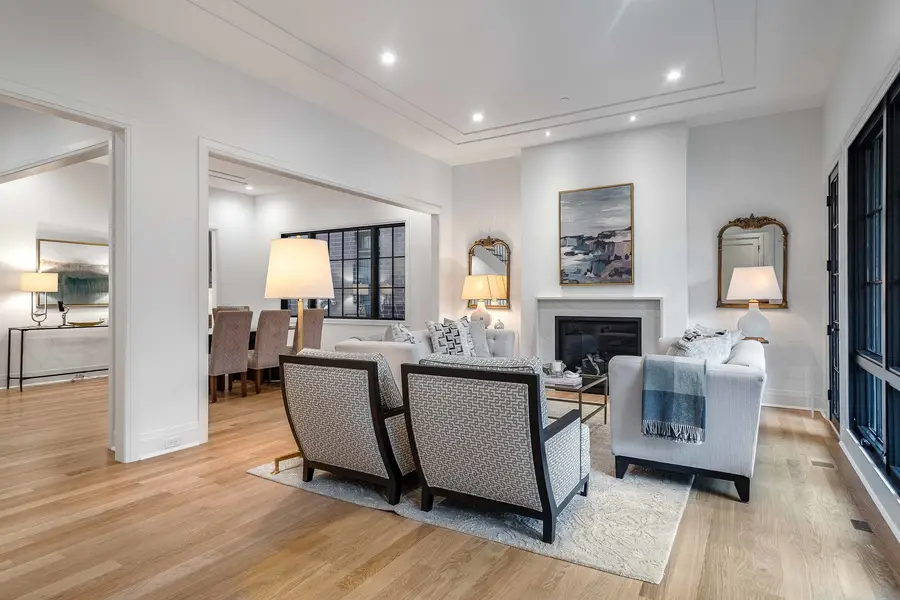 1907 W Cuyler Avenue, Chicago, IL 60613 - #2