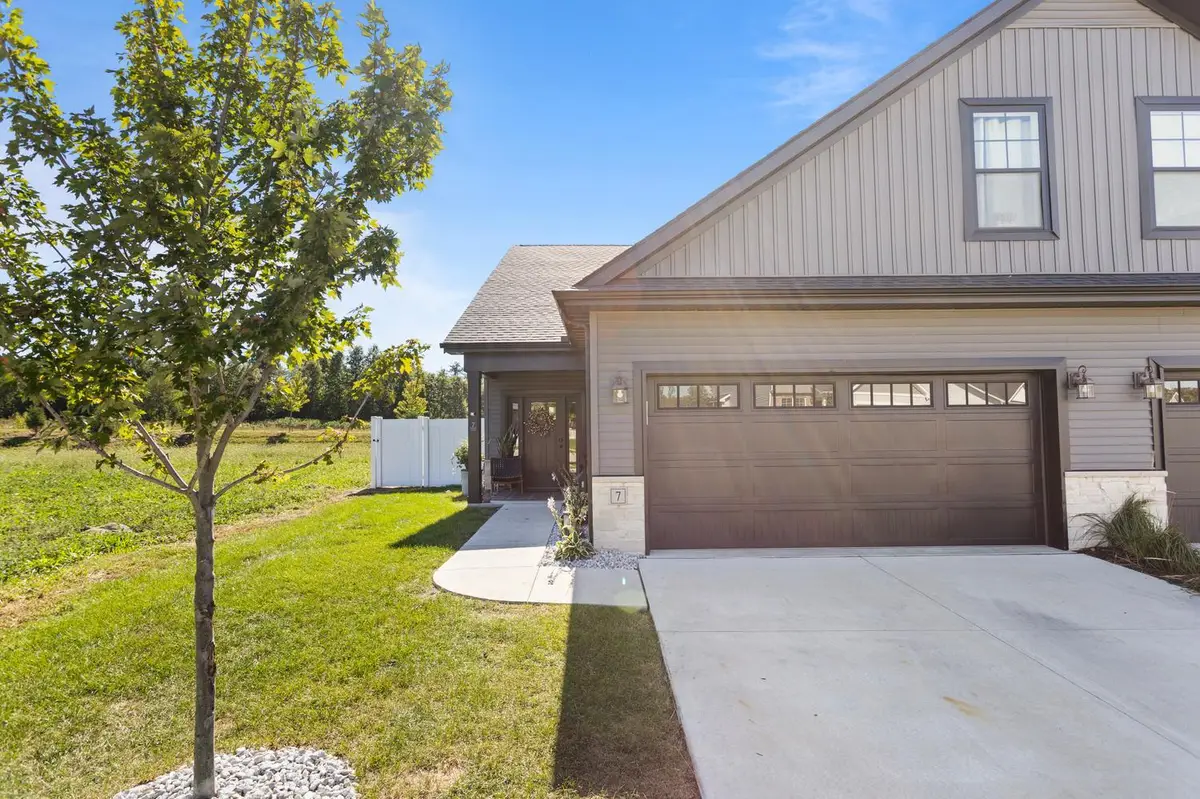 7 Prairie Trail, Monticello, IL 61856 - #1