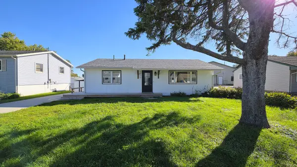 1426 Davenport Street, LeClaire, IA 52753