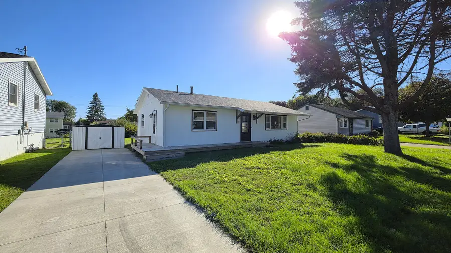 1426 Davenport Street, Le Claire, IA 52753 - #3
