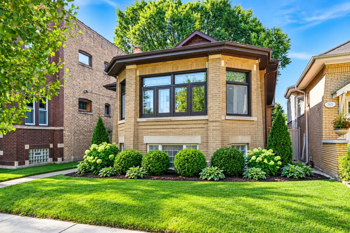2619 W Farwell Avenue, Chicago, IL 60645 - #1