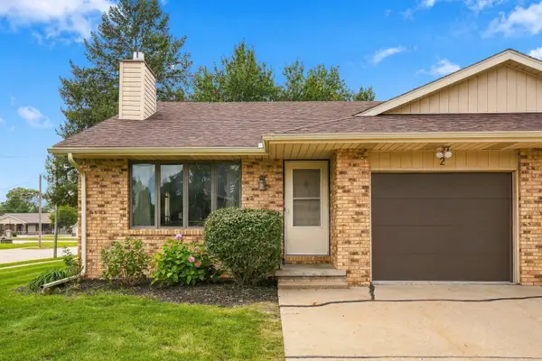 126 E Parkview Drive #002, Walcott, IA 52773