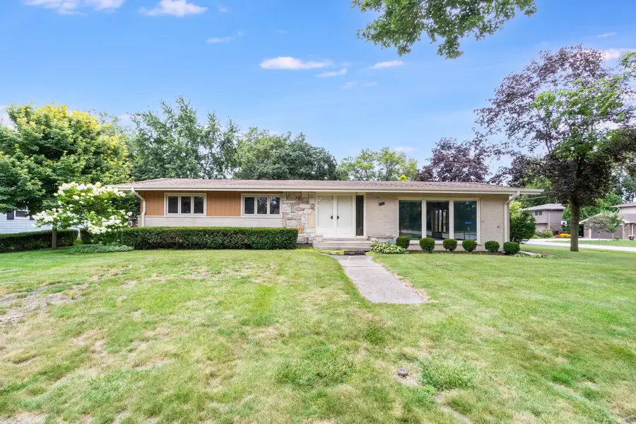 642 Country Lane, Beecher, IL 60401 - #2