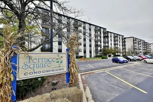 9701 N Dee Road N #601K, Niles, IL 60714