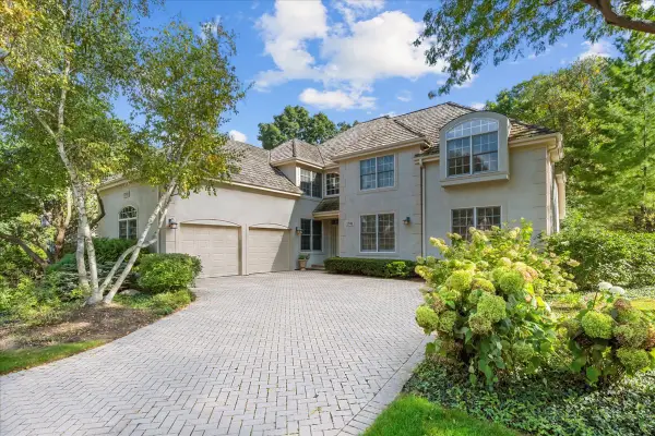 1741 Stanford Court, Lake Forest, IL 60045
