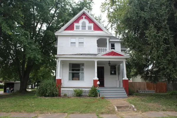 421 S Monroe Street, Clinton, IL 61727