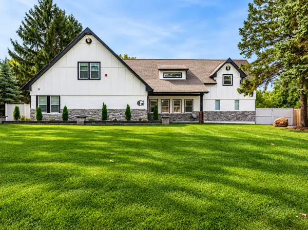 8454 S 85th Court, Hickory Hills, IL 60457