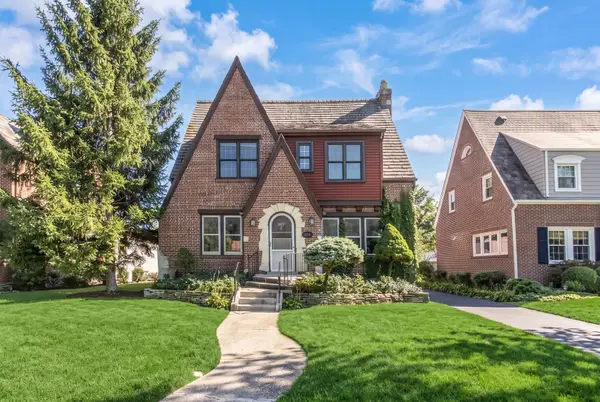 221 East Avenue, Park Ridge, IL 60068