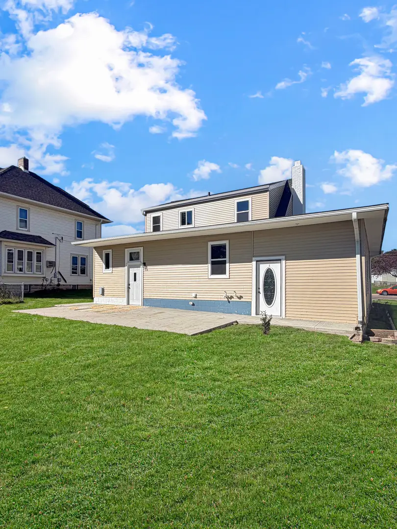 514 E Front Avenue, Stockton, IL 61085 - #2