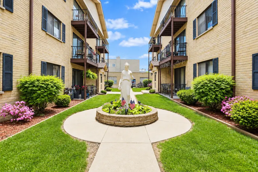 7218 W Wrightwood Avenue #107, Elmwood Park, IL 60707 - #3