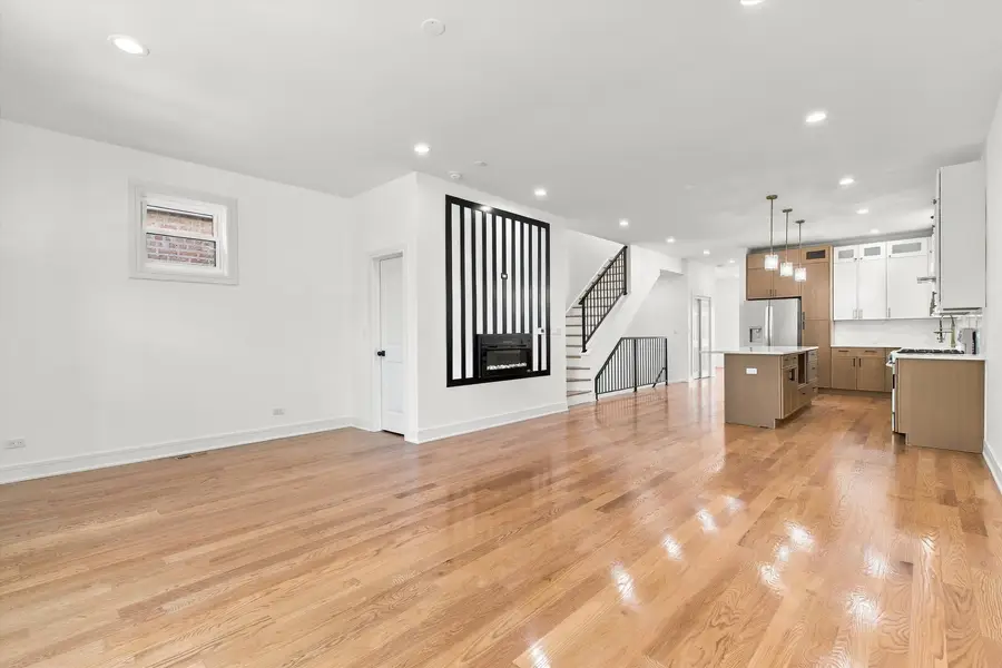 904 N Trumbull Avenue, Chicago, IL 60651 - #3