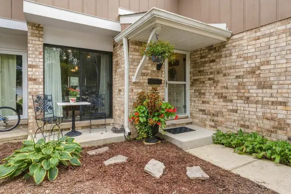 1232 Reading Court, Wheaton, IL 60189