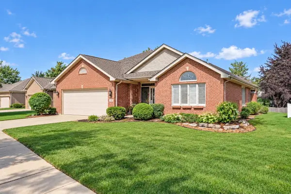 1540 Hillcrest Lane, Woodridge, IL 60517