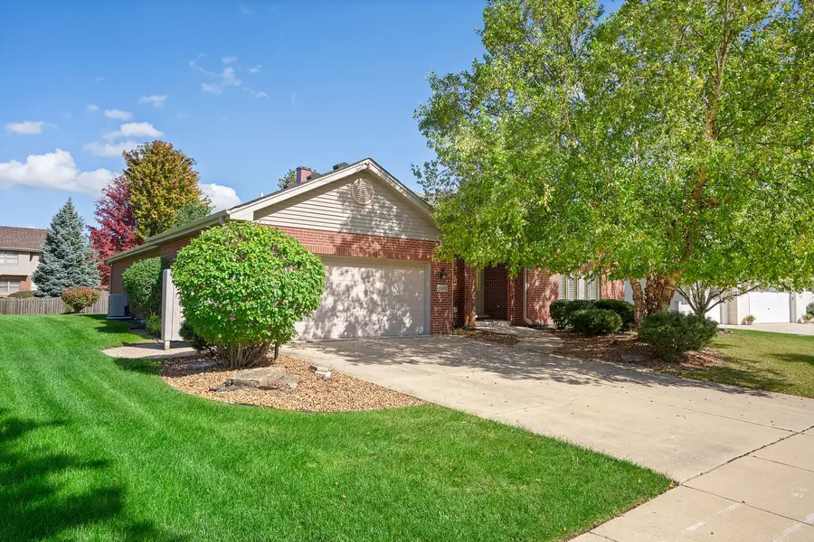 1540 Hillcrest Lane, Woodridge, IL 60517 - #2